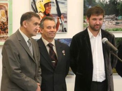 Дмитрий и Матвей Шпаро вместе с Героем России Николаем Гавриловым на презентации выставки 