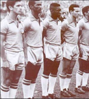 Сборная Бразилии в матче со сборной СССР (слева направо): Беллини, Диди, Пеле, Загалло, Гарринча, Зито, Вава, Орландо, Нилтон Сантос, Жилмар, Де Сорди.